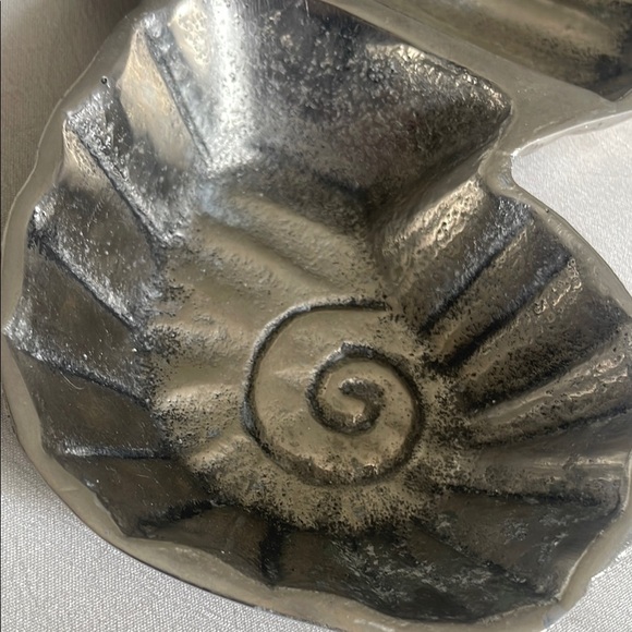 MUDPIE Silver Seahorse Shell Art Decor - Picture 2 of 11